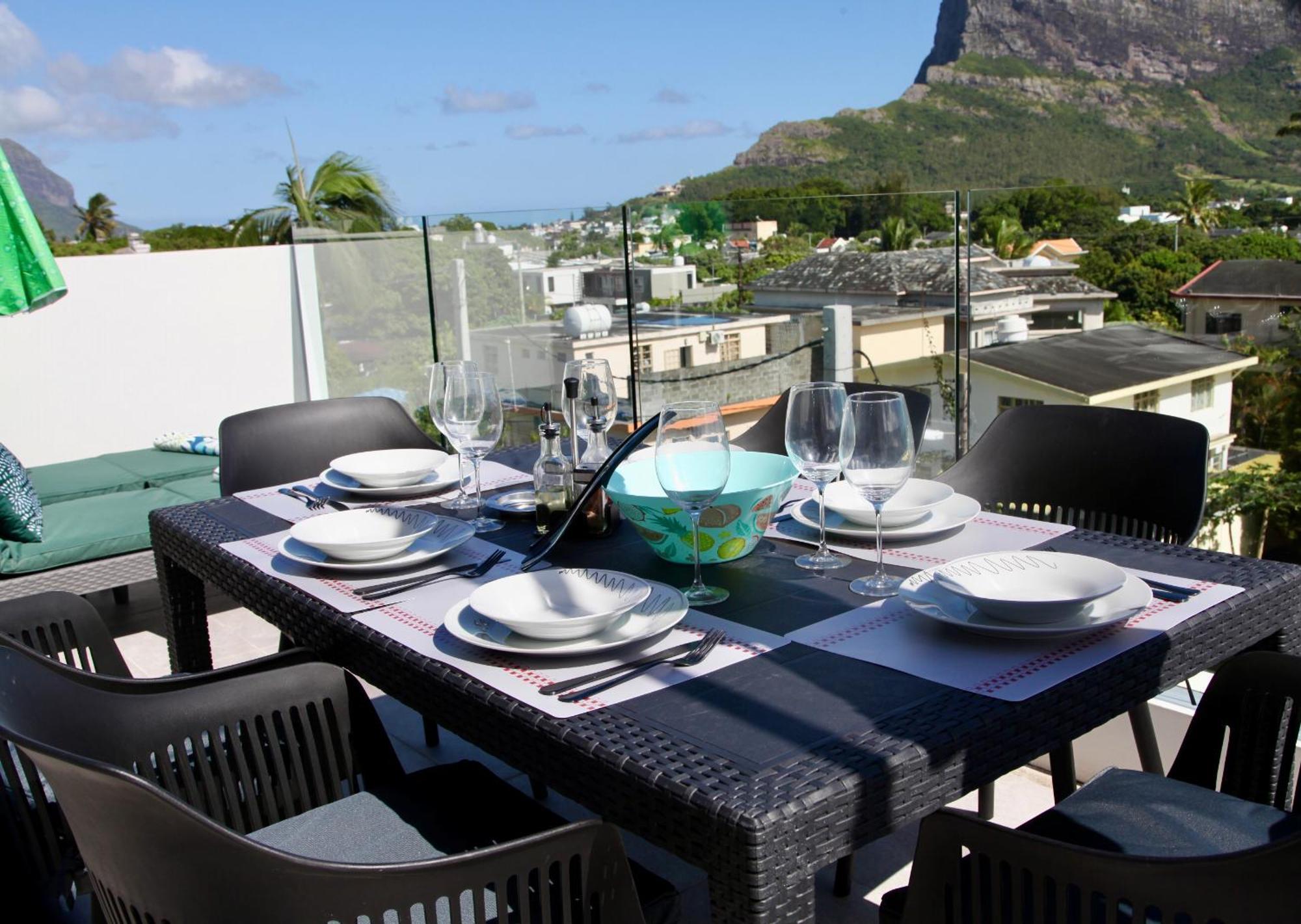 Lux Penthouse 3 Bedrooms * Quatre Bornes