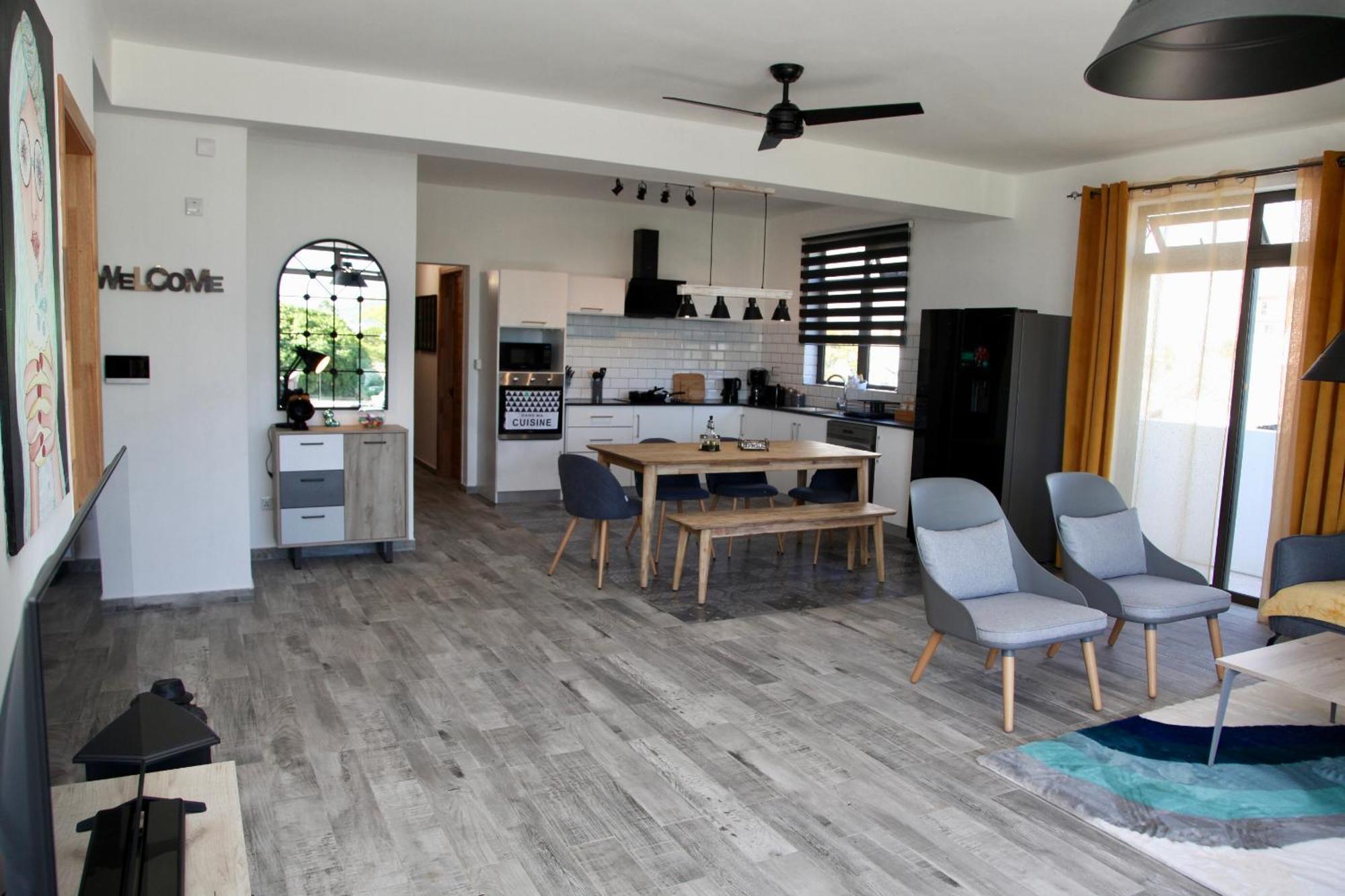Lux Penthouse 3 Bedrooms Apartment *